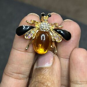Elegant Gold and Amber Bee Brooch